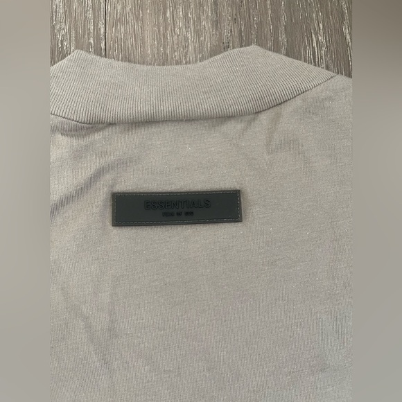 Fear of God Essentials T-shirt Desert Taupe - Picture 5 of 8